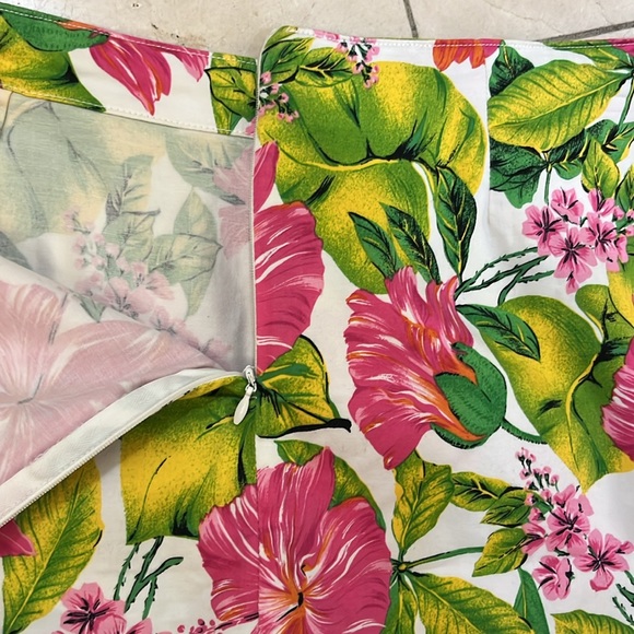 Pappagallo Athletic Golf Floral Skorts - Picture 9 of 10